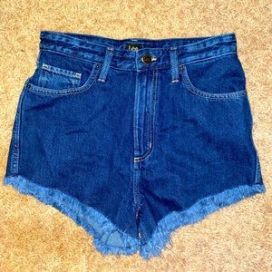 High waisted dark blue Lee shorts with frayed ends size 27